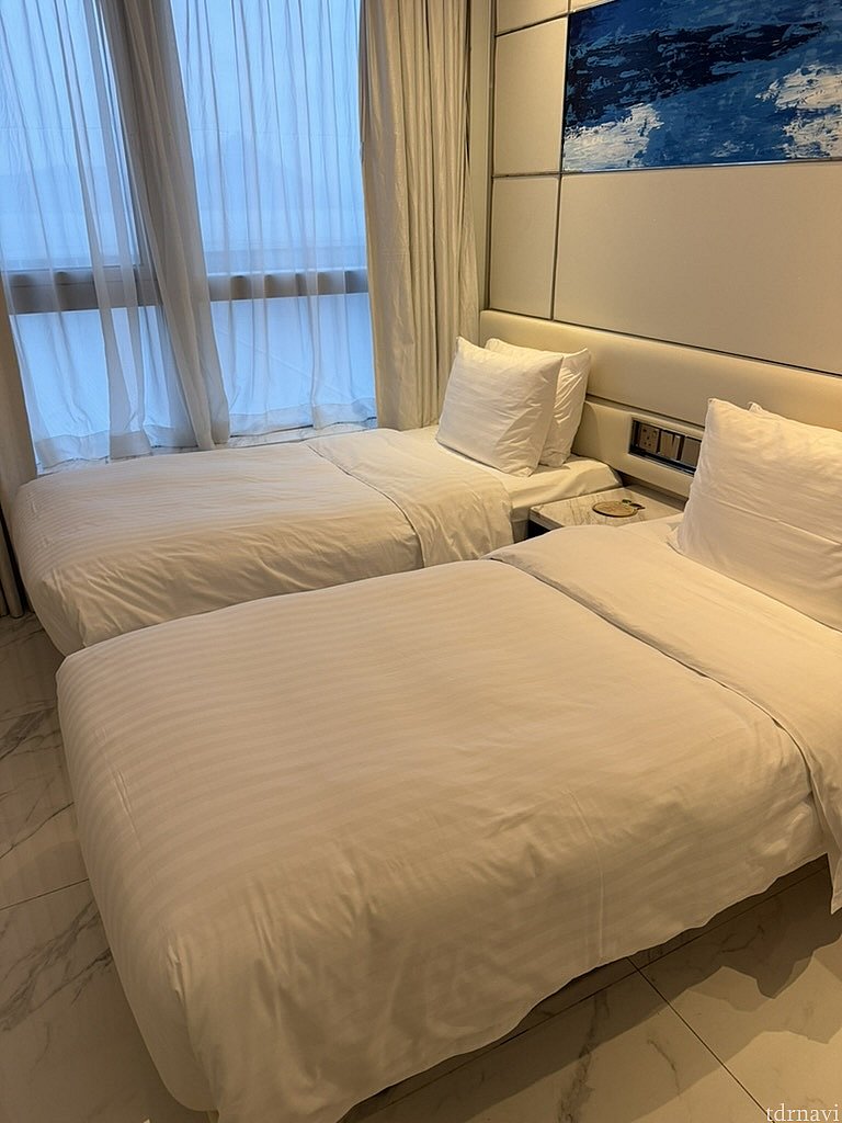 こちらはシングルの部屋<br>
こじんまりとしていますが宿泊目的であれば十分な広さかと