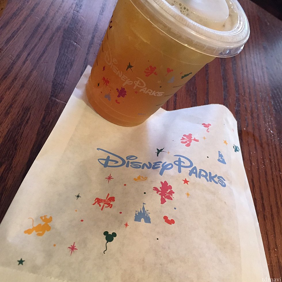 食べ物を入れる袋もディズニー仕様💘