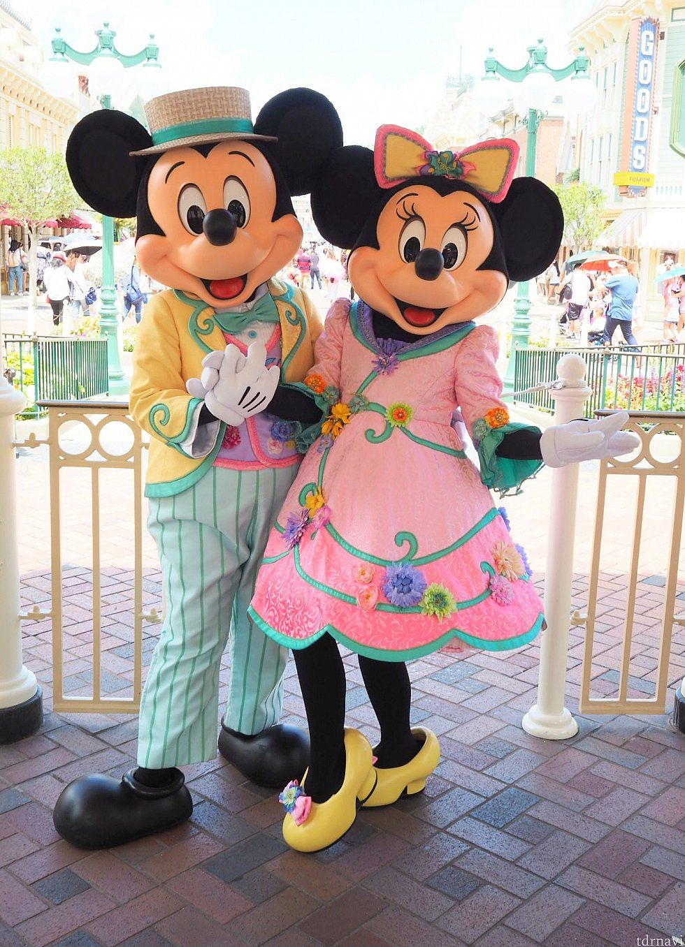 春らしいコスチュームがとってもかわいいです💖