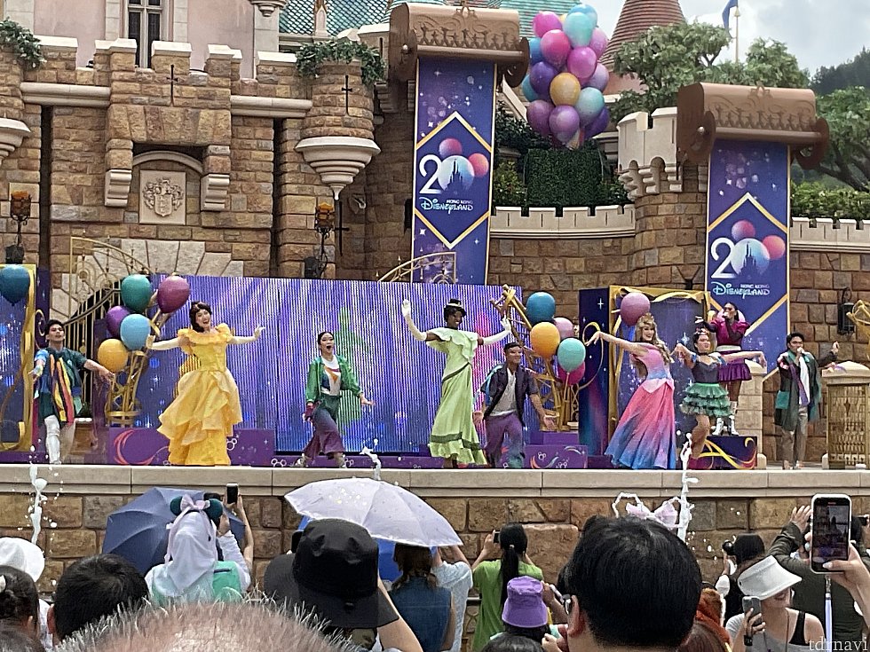 オーロラ姫のピンクと青のドレス素敵ですね！