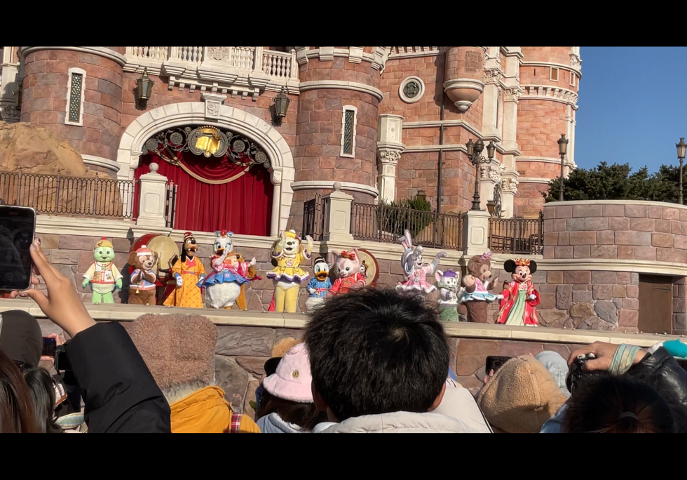 私はこの春節初日限定のショーが楽しみだったので、残りの時間はこちらに全振りしました…グリーティングをほぼしなかったので見れて良かった