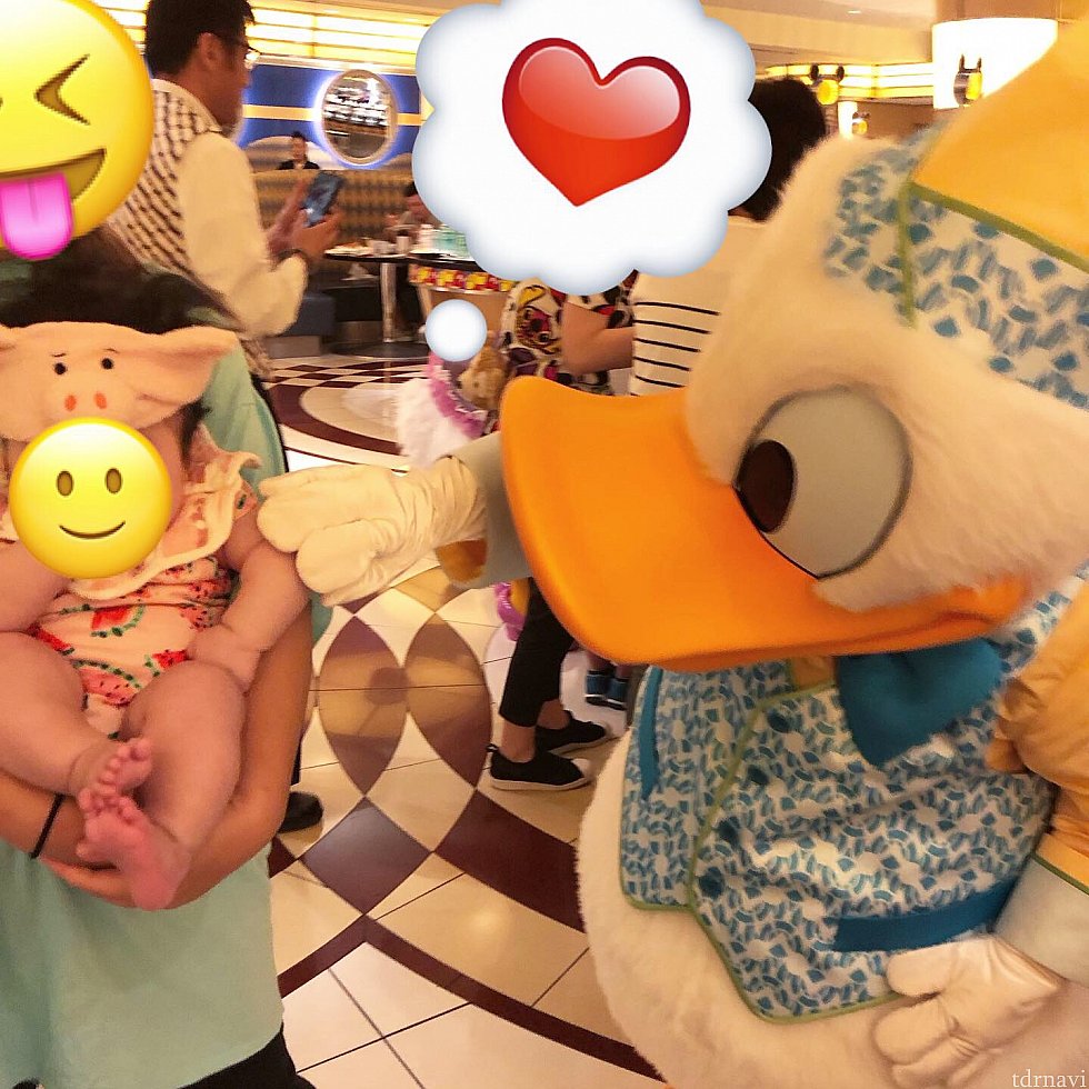 ハム🐖が気になるドナルド
本当神対応でした、、、✨
朝から皆に会えて娘はなんのこっちゃわかってなかったけど楽しそうにしてました💓
