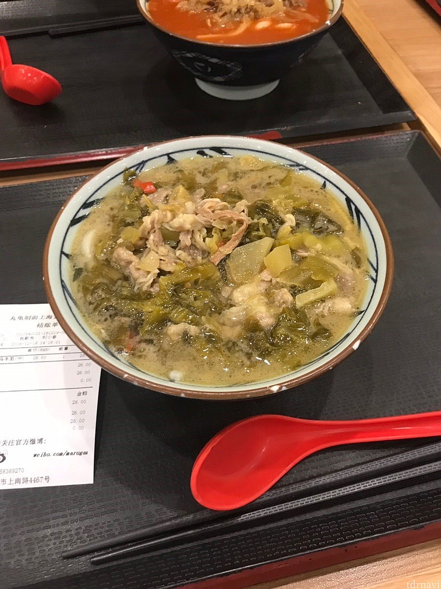 同行者が食べていたうどん。後を引く辛さでこれもまた美味しい!