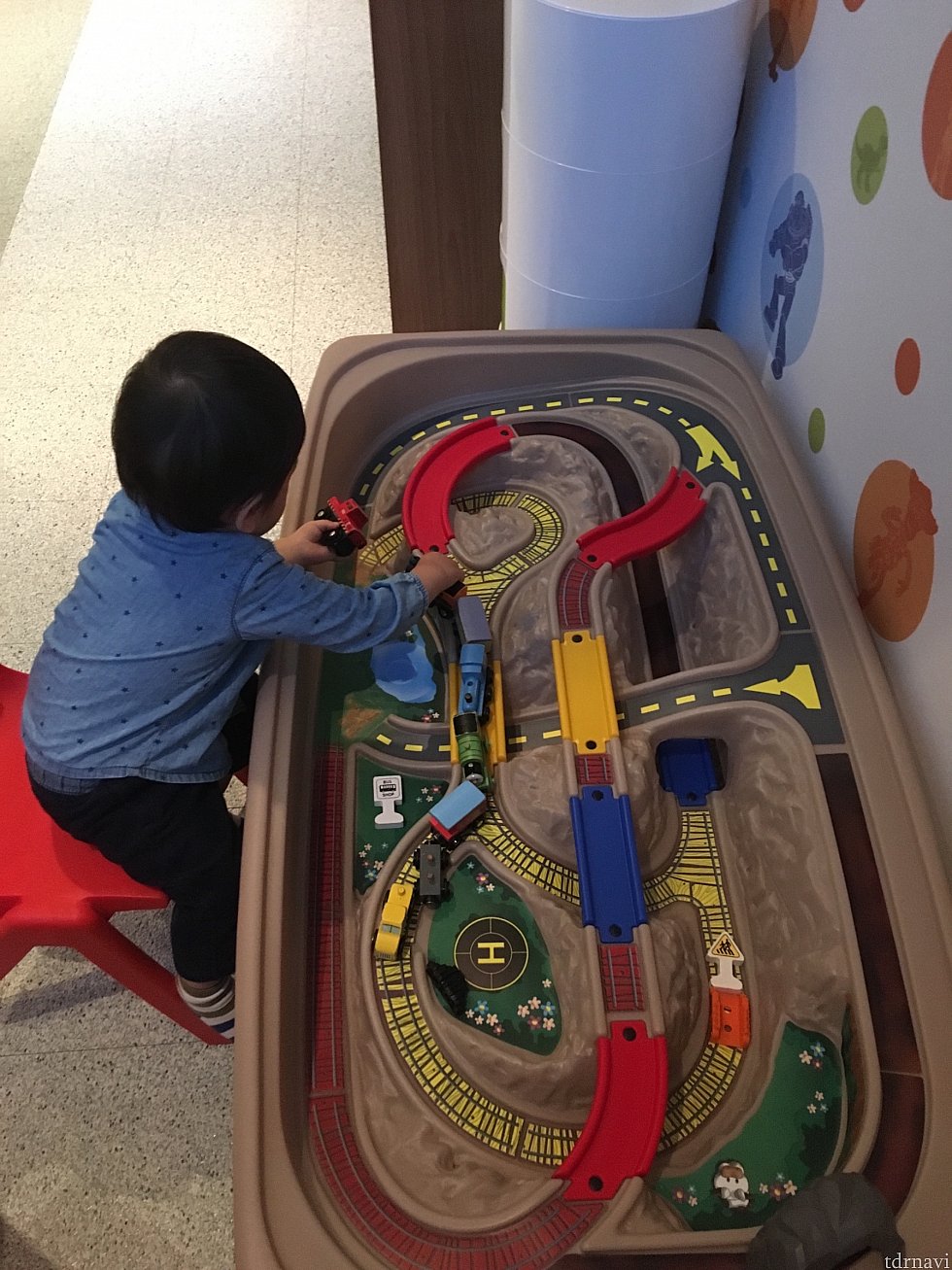 車のおもちゃ。