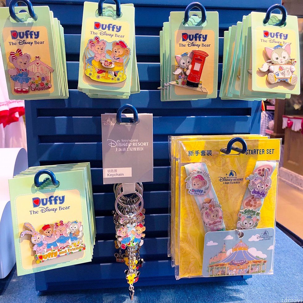 ピンも可愛い♡
上のは各59元、下左の集合ピン99元、キーホルダーの値段は見忘れ^^;
