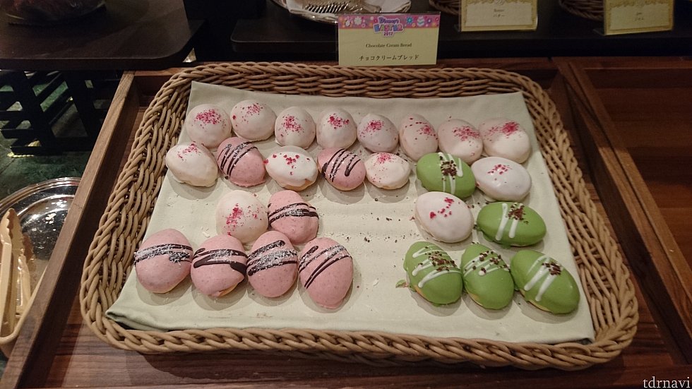 甘いものが得意では無いので食べませんでしたが、こんなに可愛い限定のパンも・・・!中身はチョコクリームです。