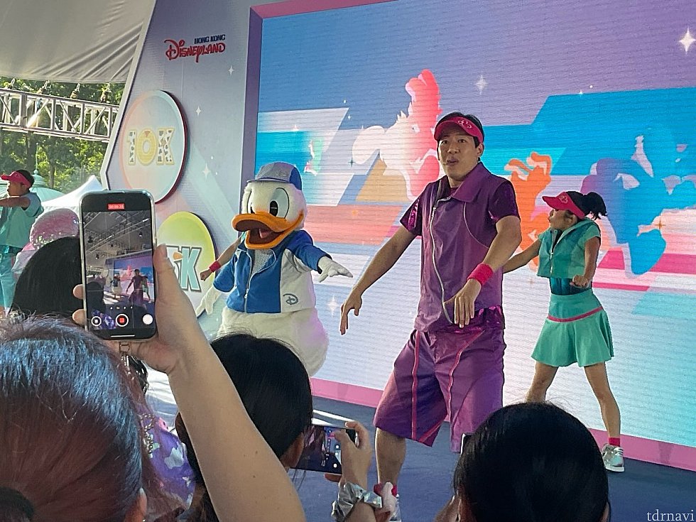 体操の様子。前方はカメラを構えている方がたくさん…！