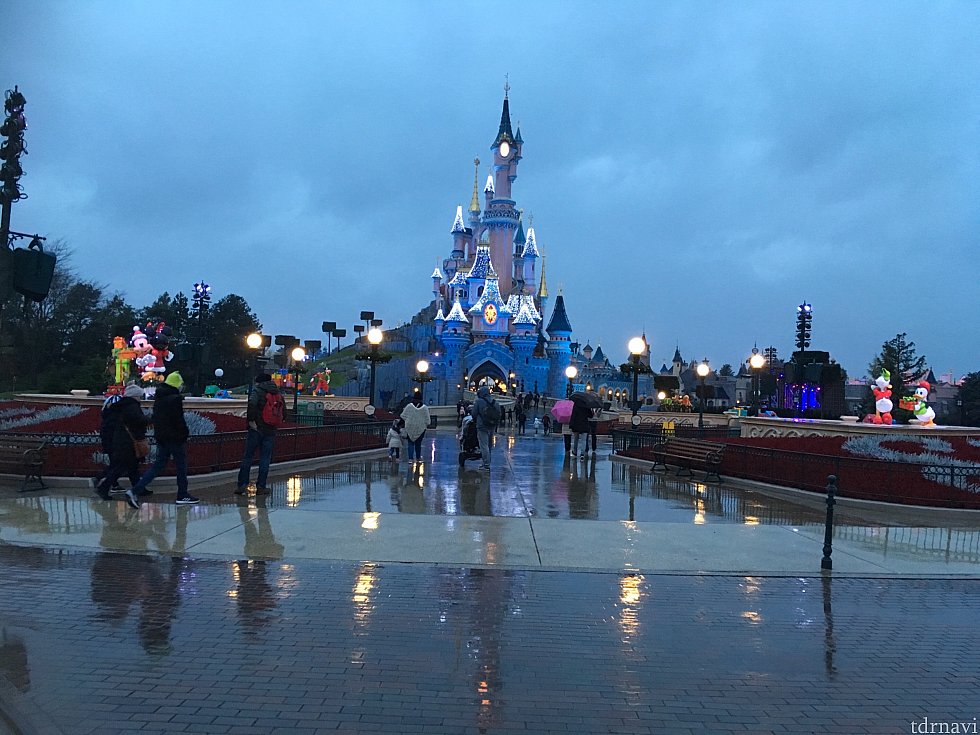 雨が降っていたこともあり、出足が鈍いランド。