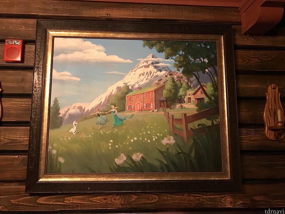 そして次に見つけた絵には大人になったアナとエルサ、そしてオラフでさらにうるっと🥺