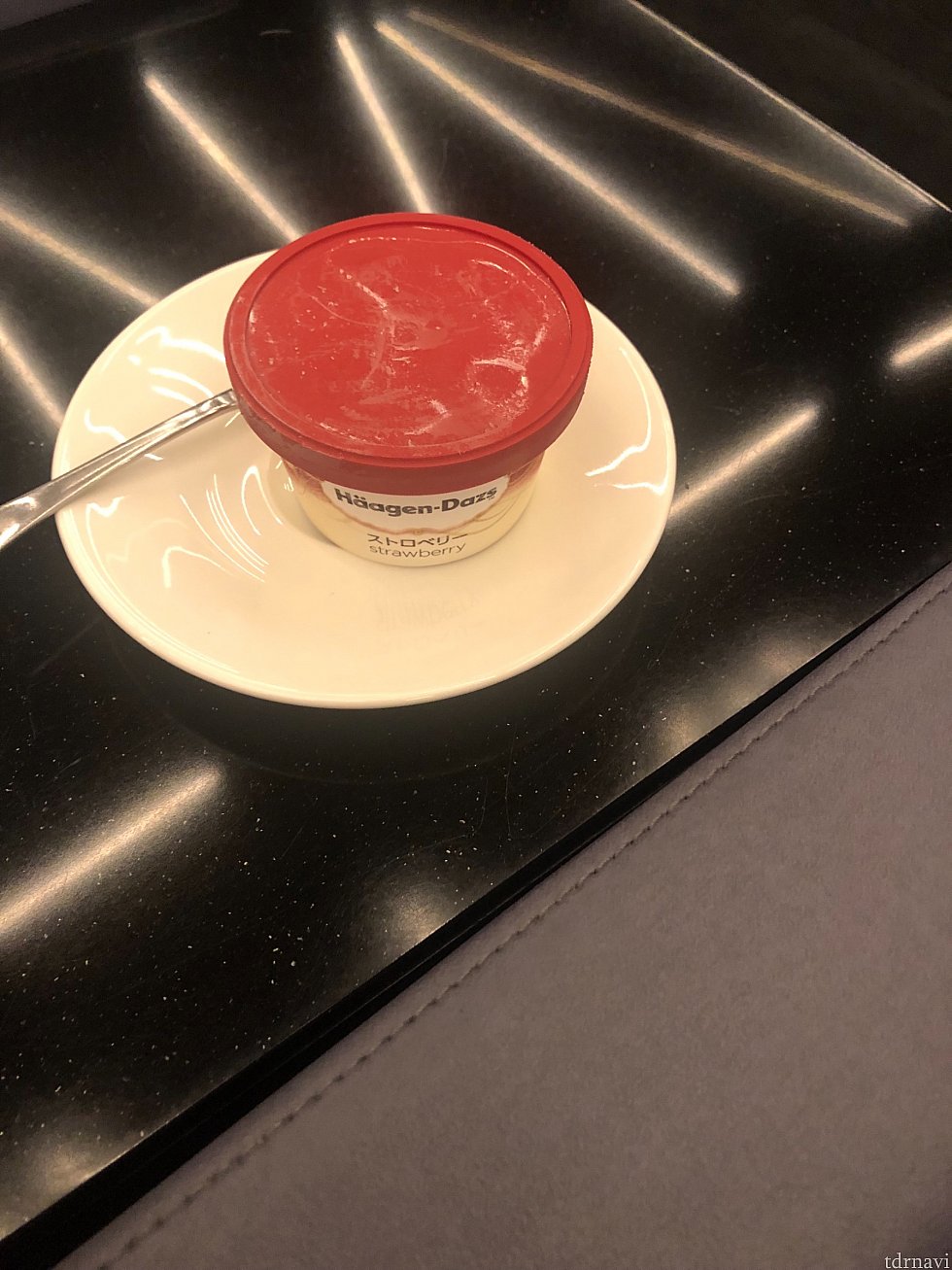 ストロベリーにしました。