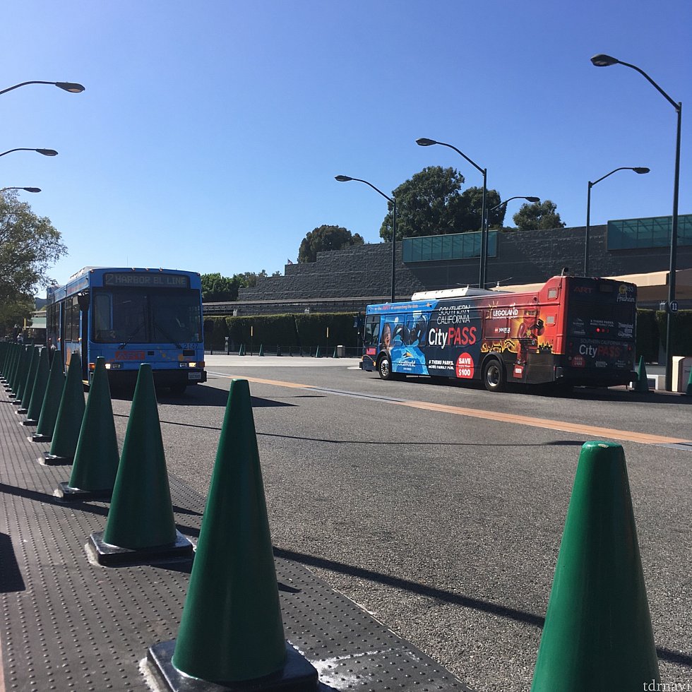 ARTバスです
(Disneyland Main Transportation Center)