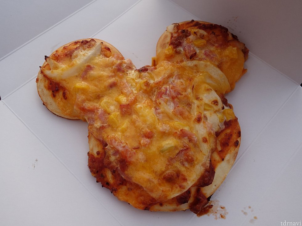 ミッキーピザ500円 マヨネーズが効いていてとっても美味しいです!