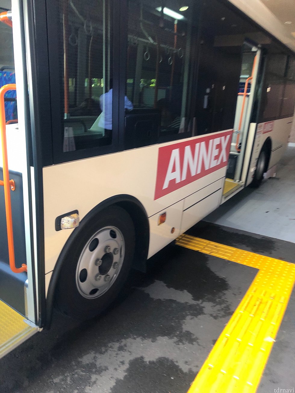ANEX専用バスです