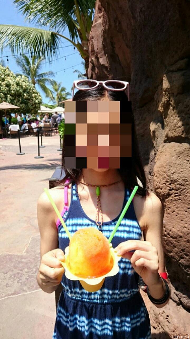プールサイドで売っているシェイブアイス。
トロピカル(オレンジ、マンゴーなど)が美味しかったです。