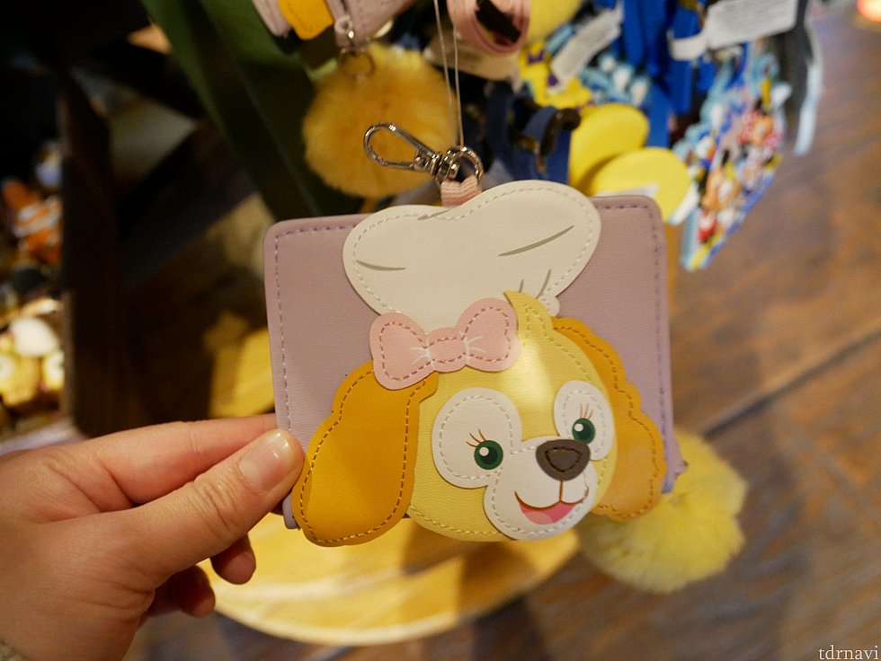 【定期入れ】
クッキーちゃんも登場。