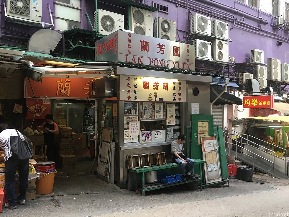 ここからは香港島でこんなことをしましたという記録です。朝はホテルから徒歩10分ぐらいの有名「チャーチャンテン(香港版ファミレス)」に行き…