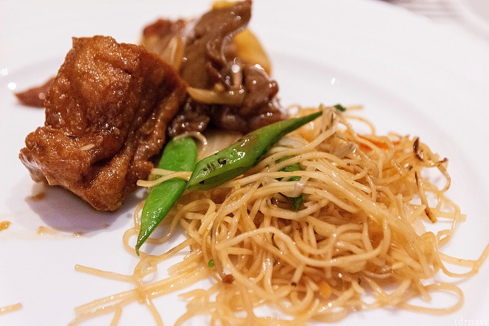 香港の料理。美味しくて、もっと食べたかったけど、他の料理とスイーツも食べたかったので我慢しました。