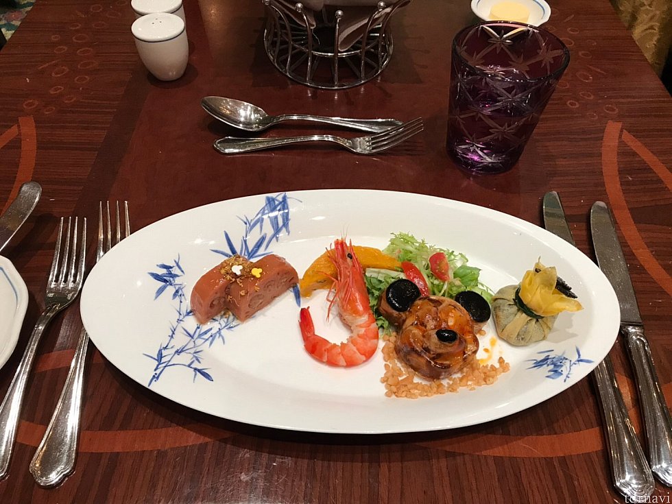 煮こごりみたいな料理でした。少し辛かったかな?