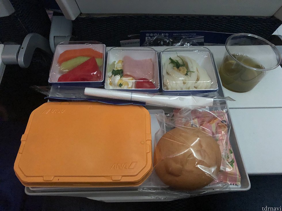 帰りの機内食です。
