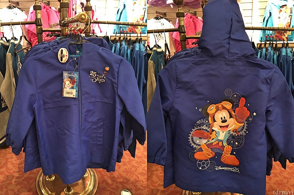 ジャンパー。背中にミッキーの絵がプリントされてます!42.99€