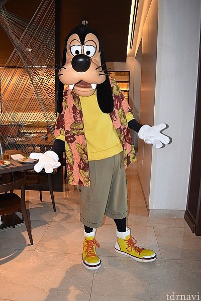 グーフィーにだけカメラマンが付きます