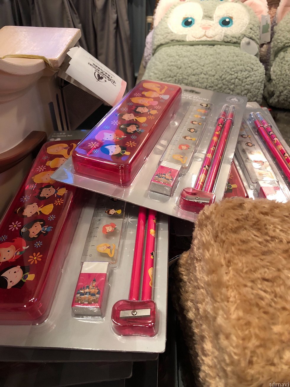 この時は、350元以上でこの文具セットが貰えるようでした