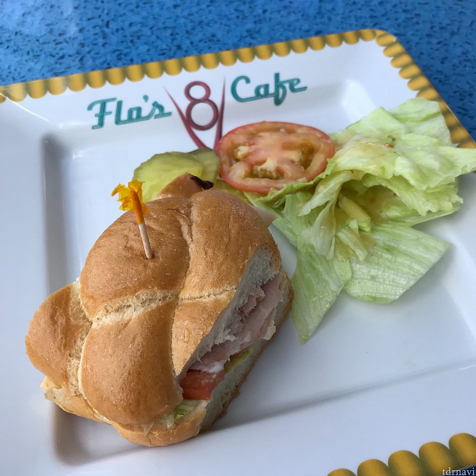 フィルモアのお店のサンドウィッチです。ハムがたくさん挟まってます。