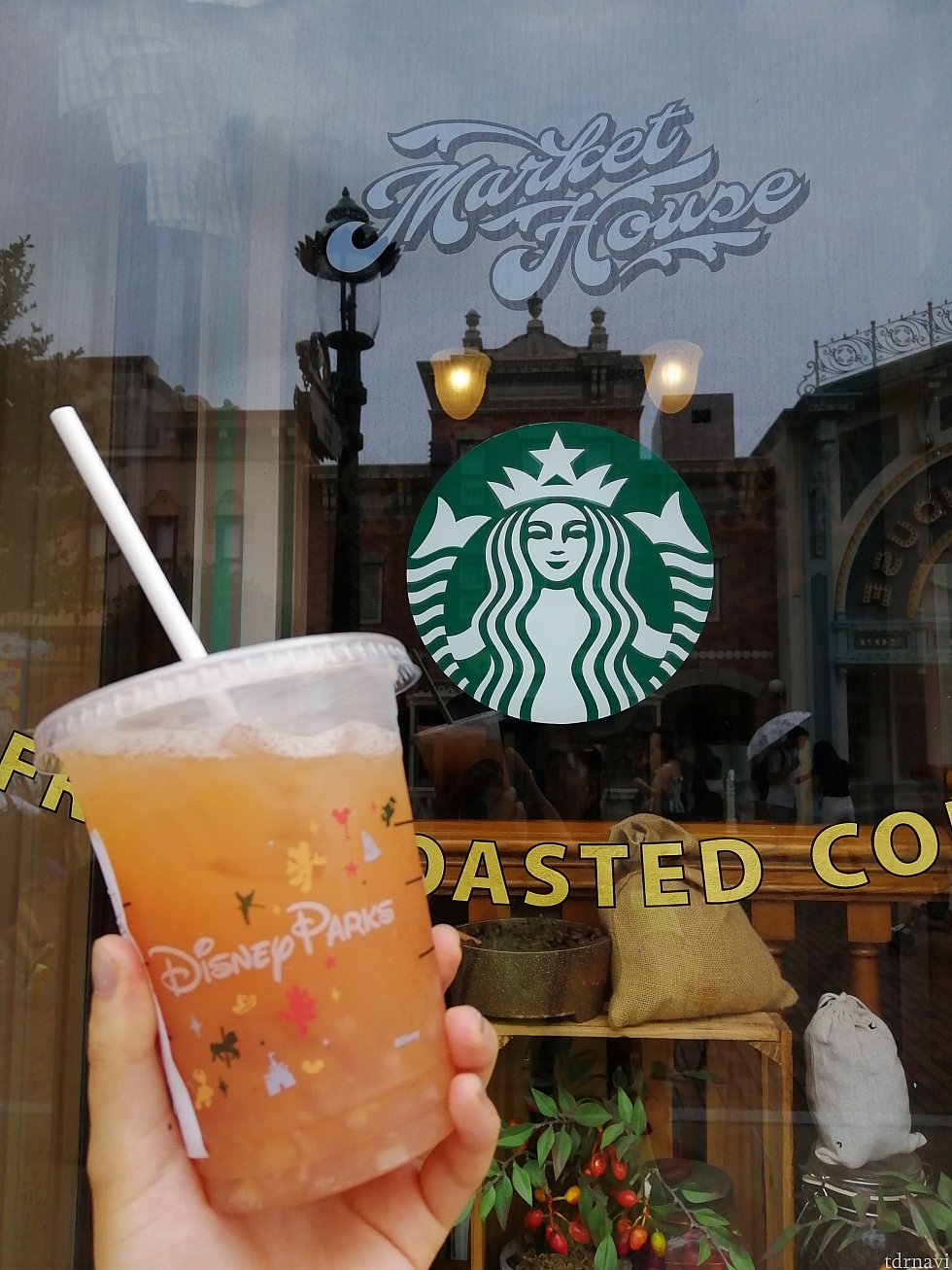 インスタによくあがっているのがこんな感じの写真📷
ドリンクはpeach jelly green tea です
