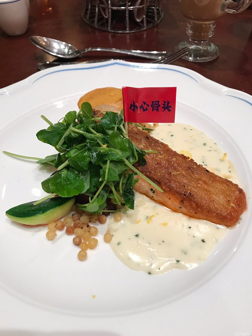 サーモンのムニエルみたいな感じでした!