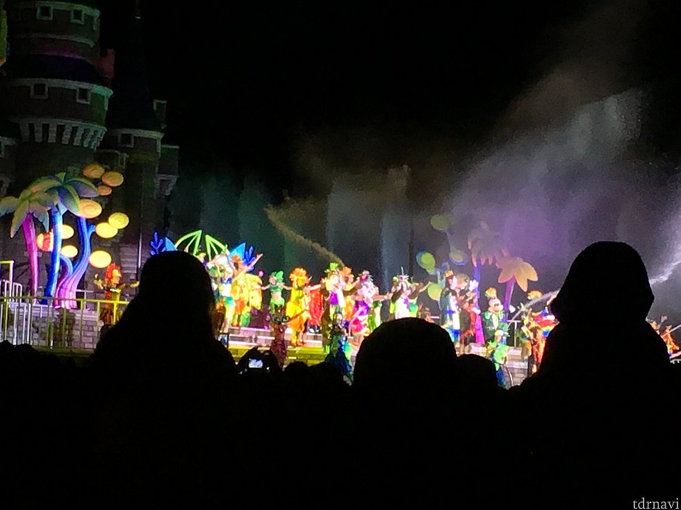 特にクライマックスのダンスと音楽が楽しいです!