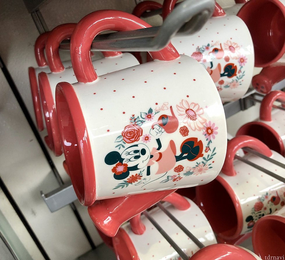 じょうろ型のマグカップ。$16.99