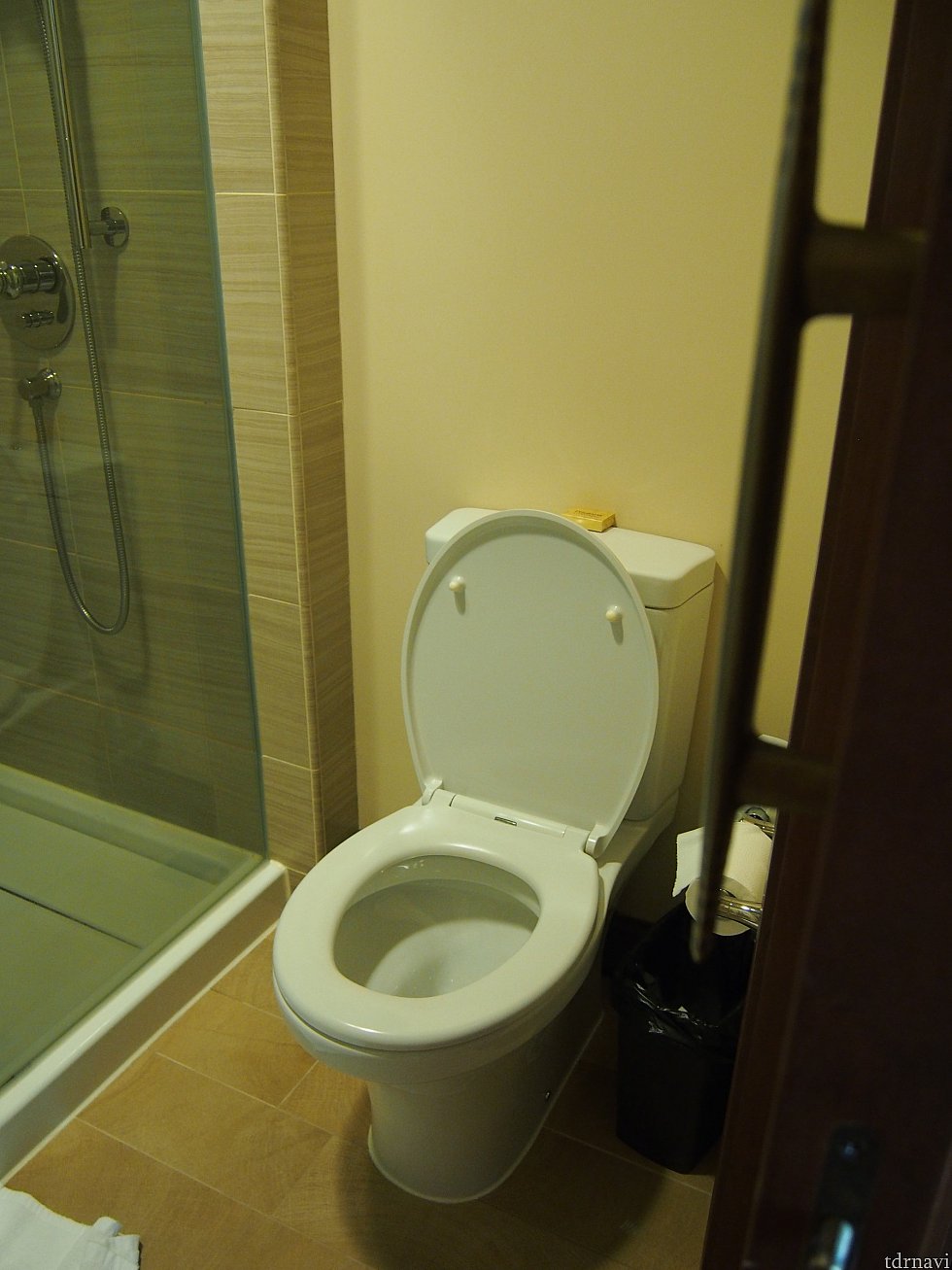 トイレは安定の感じ。日本に比べるとさびしいね。