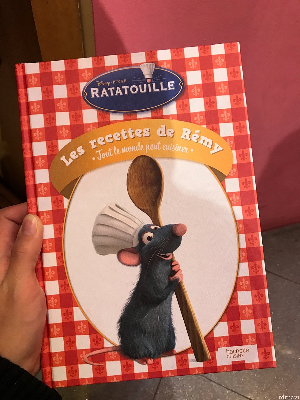 レミーのレシピ本もエリア内のショップで販売!