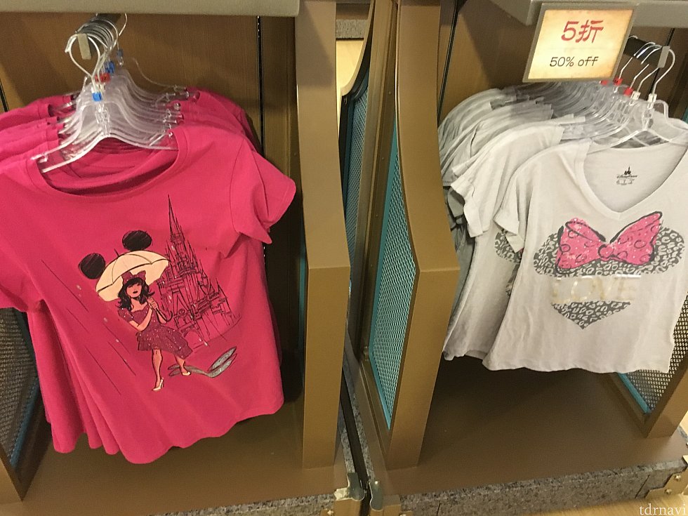 私は左のTシャツを購入しました。149元の半額で、日本円で1200円ぐらいでした