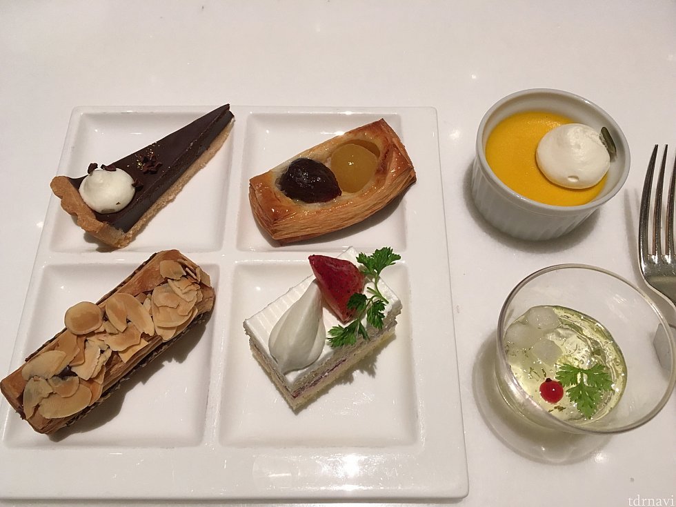 ケーキ食べ放題なのもいいですね。