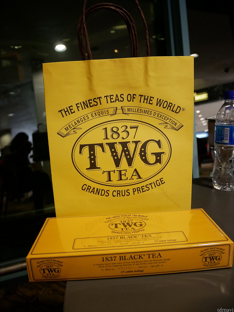 TWGの紅茶もお土産に!TWGは深夜1時までやってました!さすがシンガポールを代表するテイーメーカー!各ターミナルに1か所はあるようです。
手荷物になっちゃいますが、お土産を買い忘れても、空港内で色々買えます!