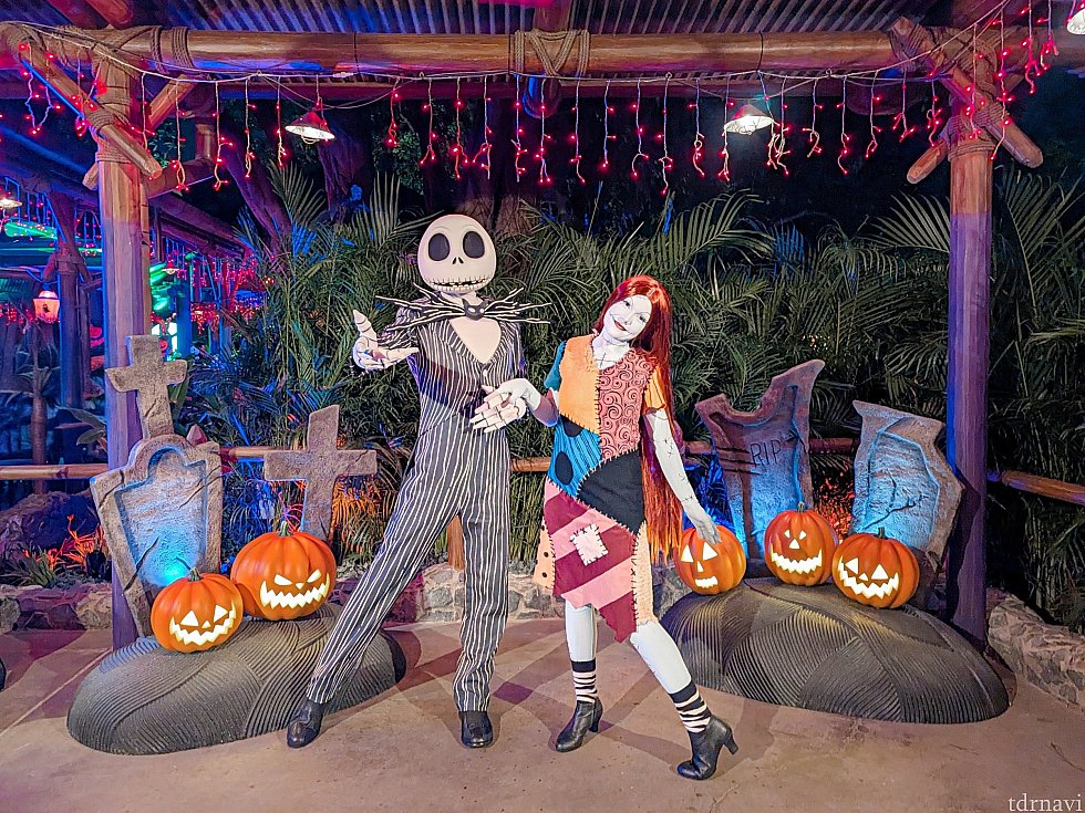 ☑Jack Skellington’s The Nightmare Before Dinner<br>
ジャックとサリーに会える！！！