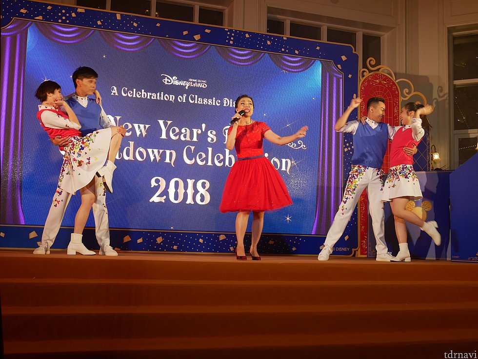 美声でディズニーの名曲を歌うシンガー😊
