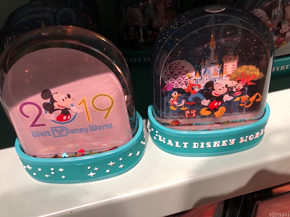 スノーグローブは$14.99