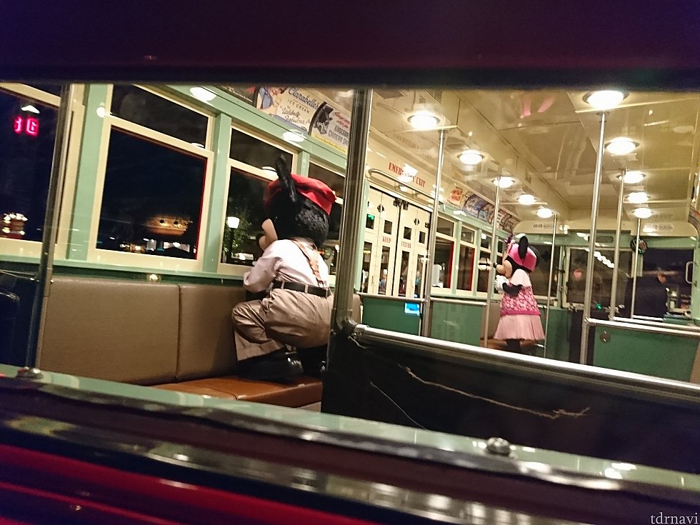 トロリーの中は…(笑)