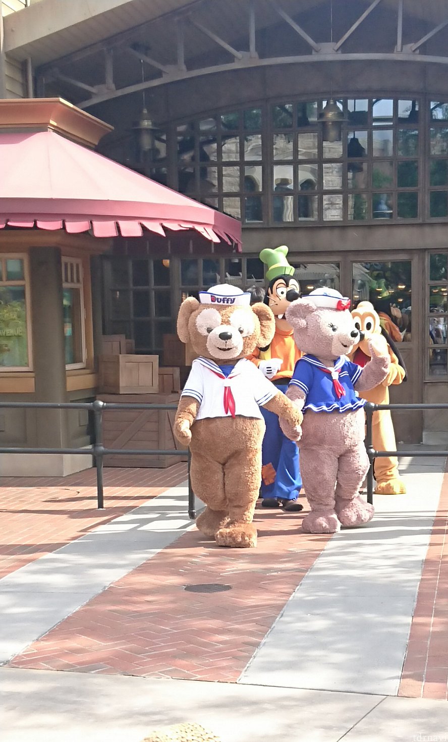 キャラグリ列に並びながら次々出てくるキャラクターが見れました☆