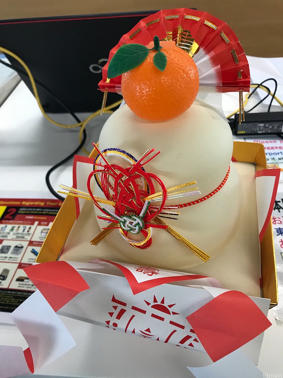 カウンターにお供えが飾らせてました❣️