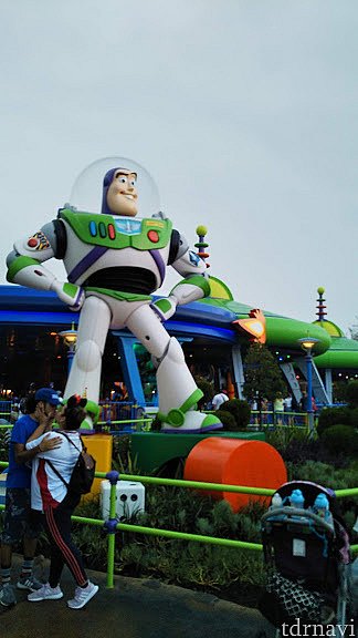 もちろん、バズも!
バズはオールスターリゾートのバズよりぐっと小さいサイズ。