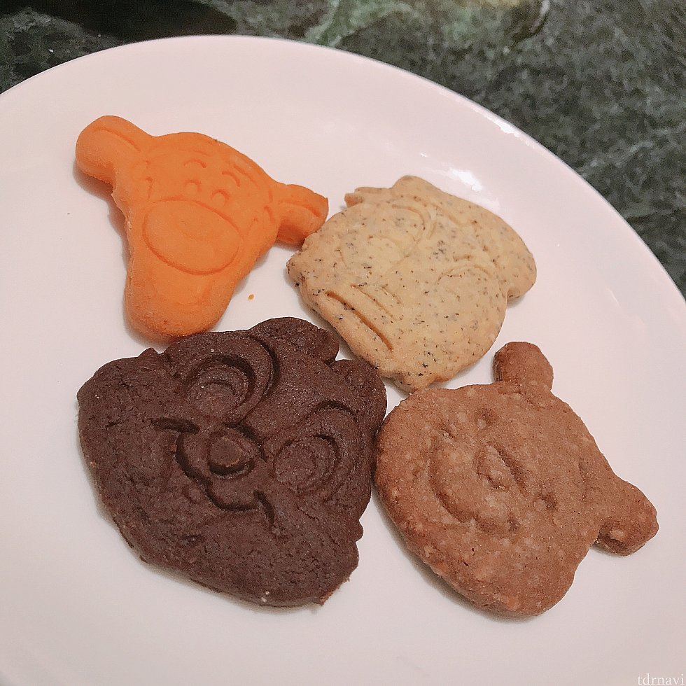 パジャマグリ前の軽食にキャラクターのクッキーが置いてありました!
