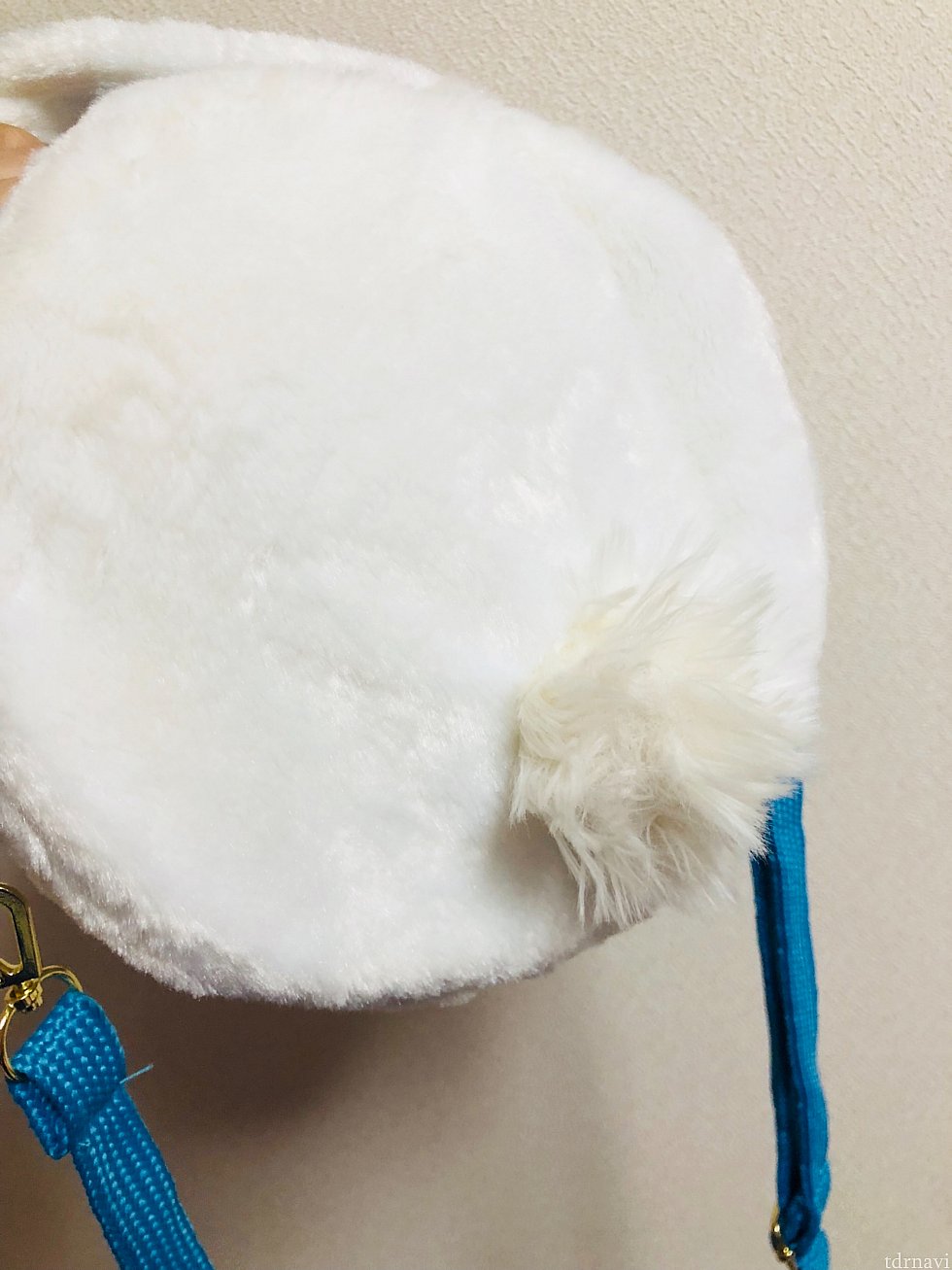 ドナルドのみ、背面にふわふわのしっぽ付きです