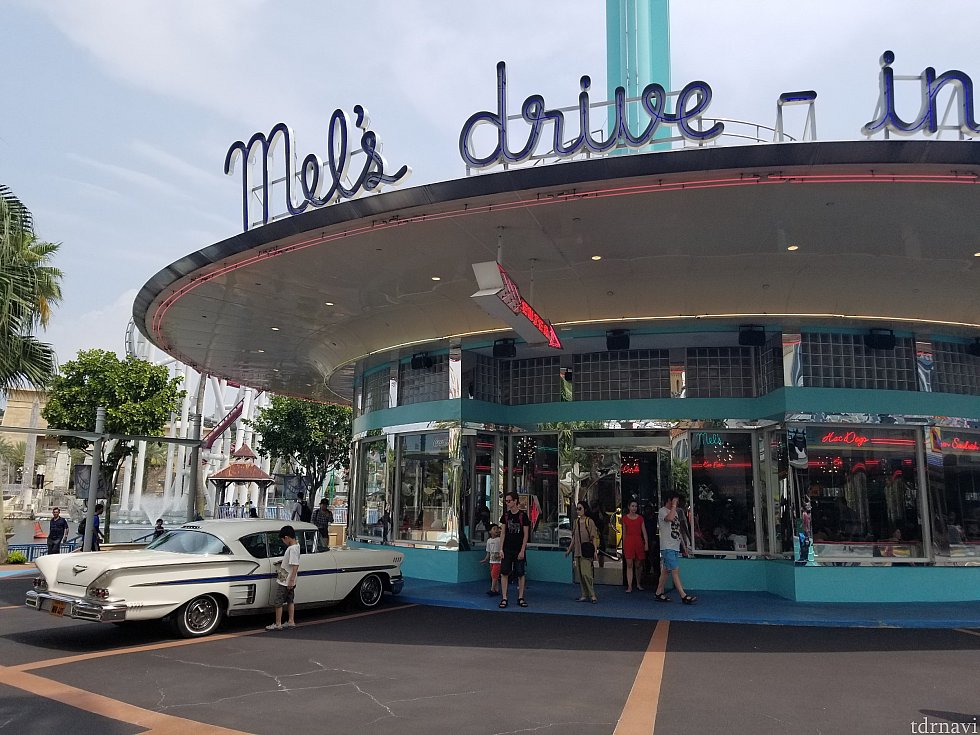まさに写真映えスポット。
お店の前で撮影会を行っている方もチラホラいました。