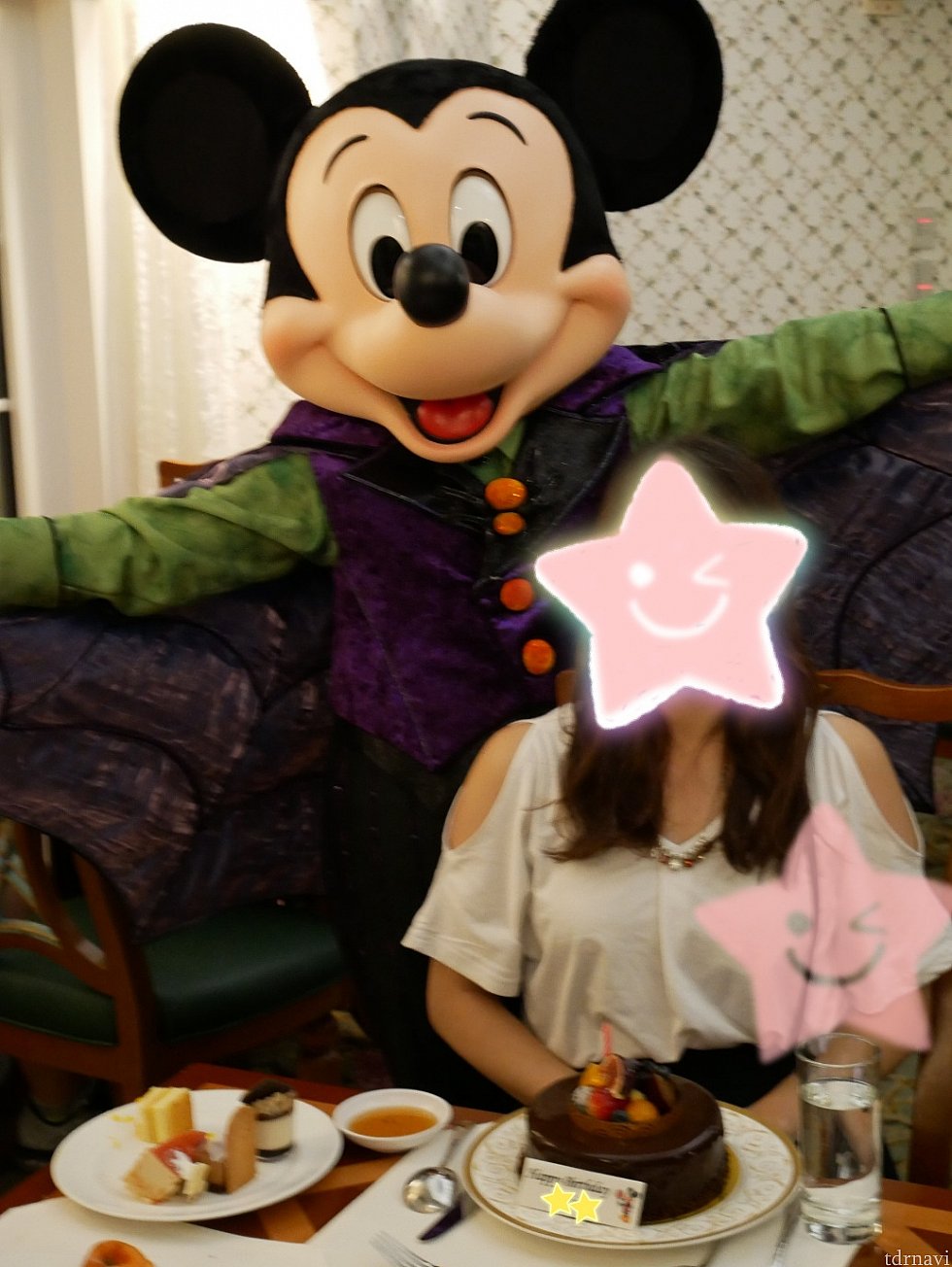 ケーキカットがなくなっても、キャラとケーキを囲んだ写真は撮れるので記念になります!!!