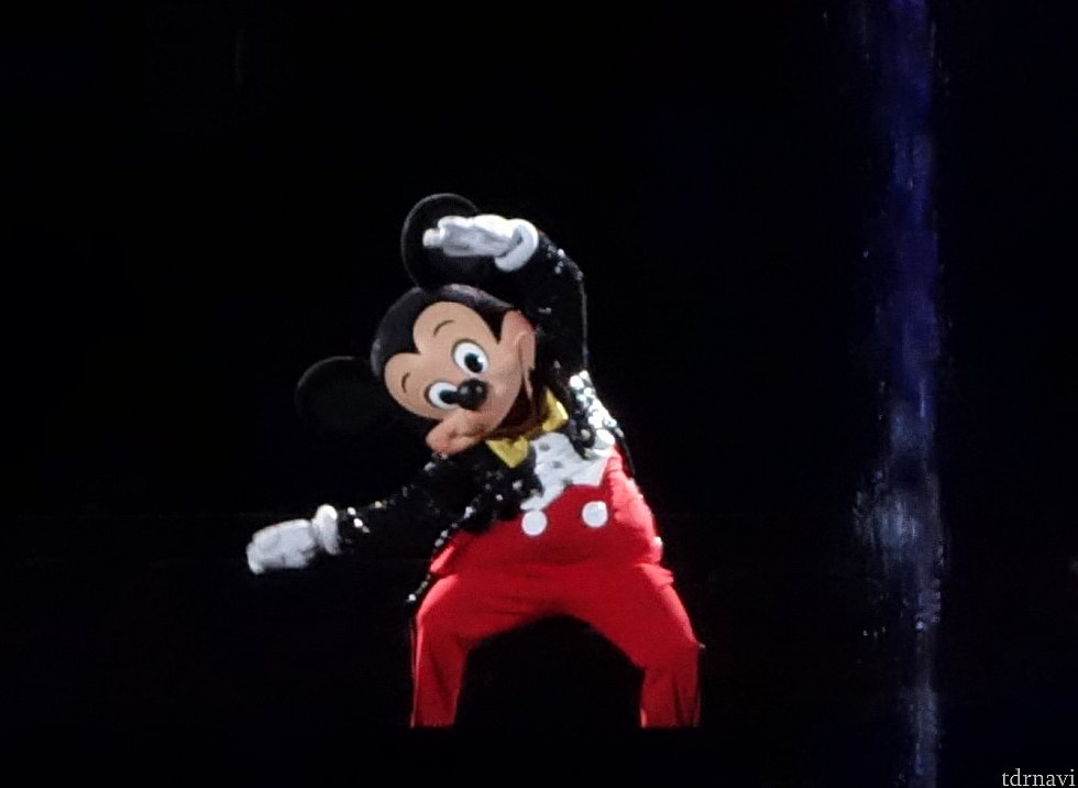 ファンタズミックならではの変な踊りw
