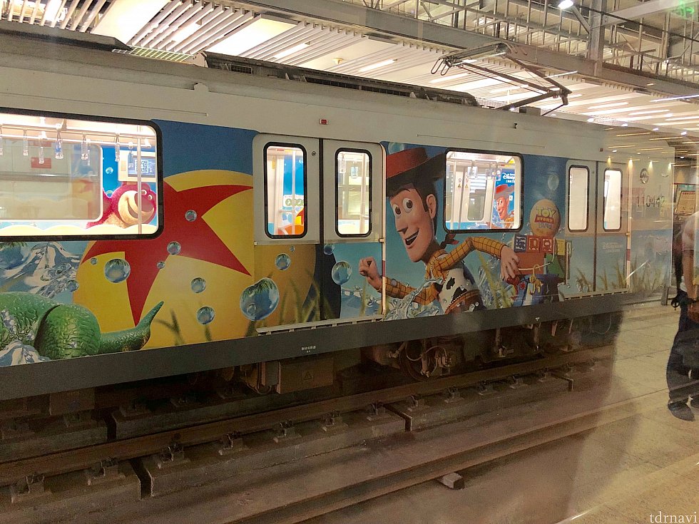 地下鉄11号線のラッピング車両