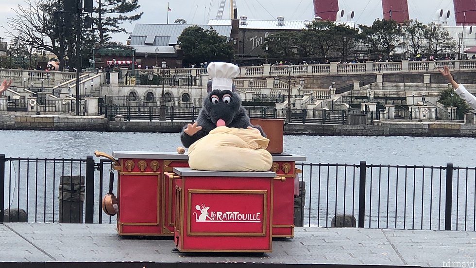 パンをこねてるレミーが好きです❣️